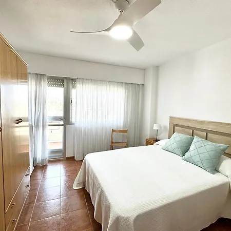 Frente A La Playa Con Vistas Y Garaje, Nucleo Cristal *