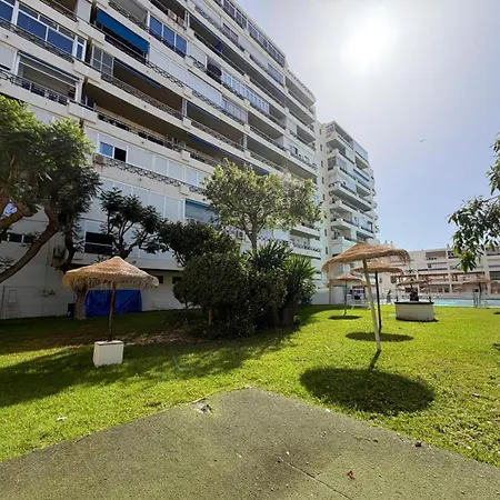 Frente A La Playa Con Vistas Y Garaje, Nucleo Cristal Torremolinos