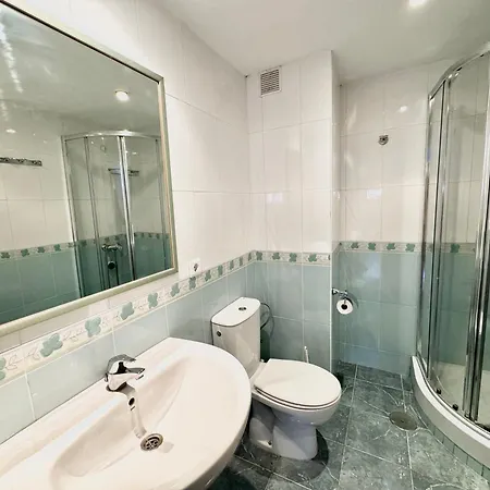 Apartamento Frente A La Playa Con Vistas Y Garaje, Núcleo Cristal Torremolinos