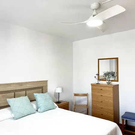 Frente A La Playa Con Vistas Y Garaje, Nucleo Cristal * Torremolinos